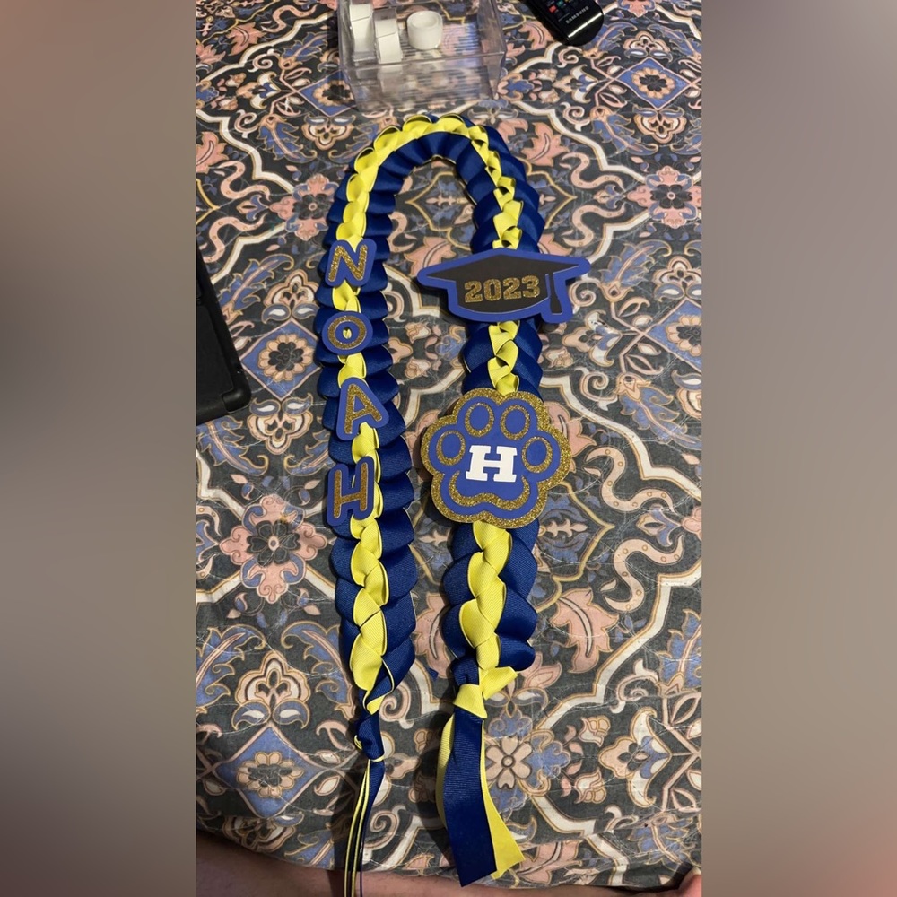 Graduation Leis *NO DECORATION LEI ONLY*